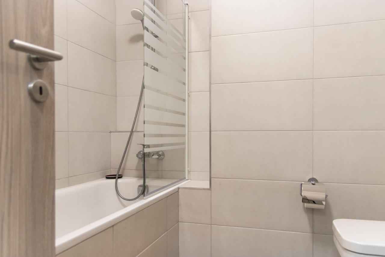 Grand Suites Corvin Budapeste Exterior foto