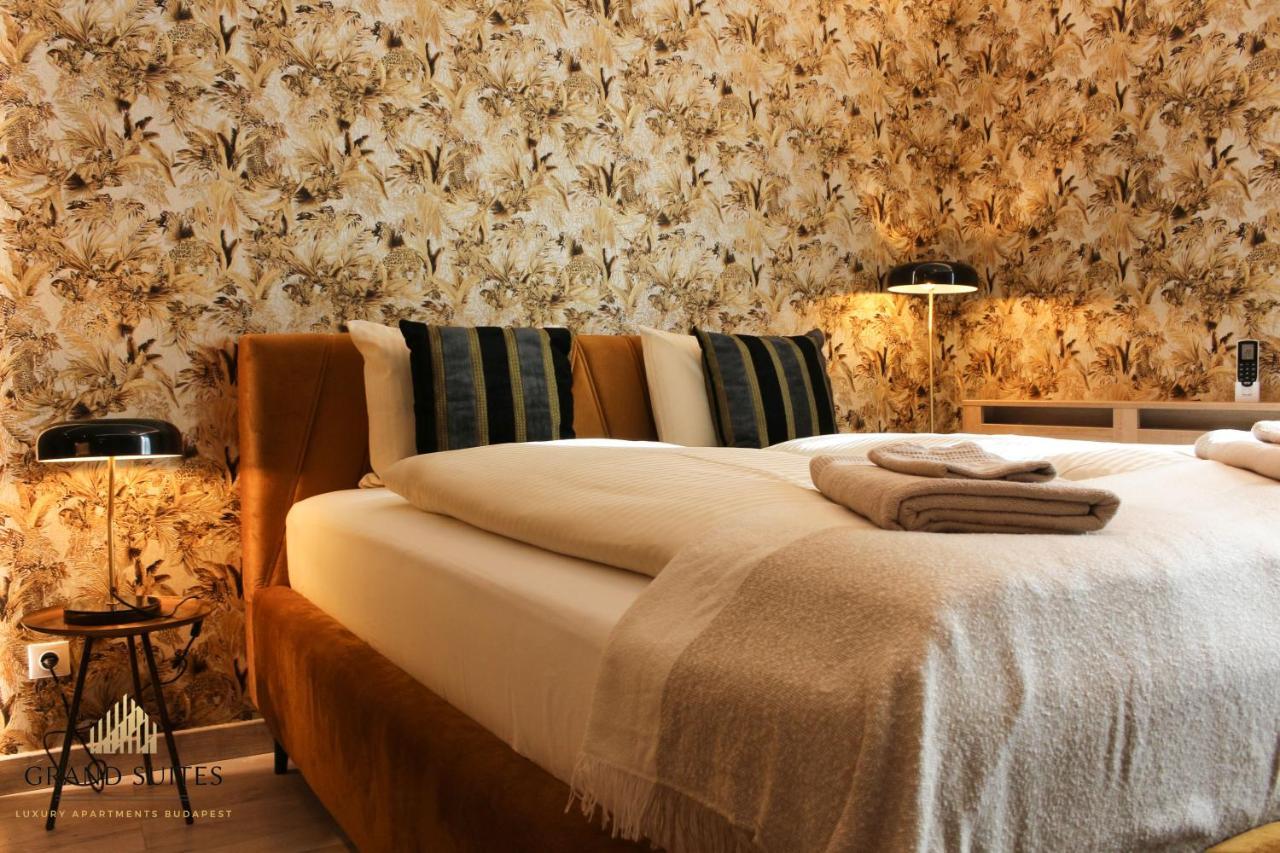 Grand Suites Corvin Budapeste Exterior foto