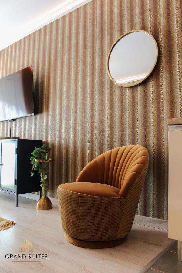 Grand Suites Corvin Budapeste Exterior foto