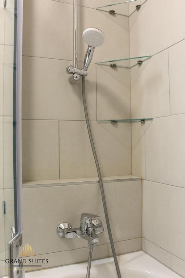 Grand Suites Corvin Budapeste Exterior foto