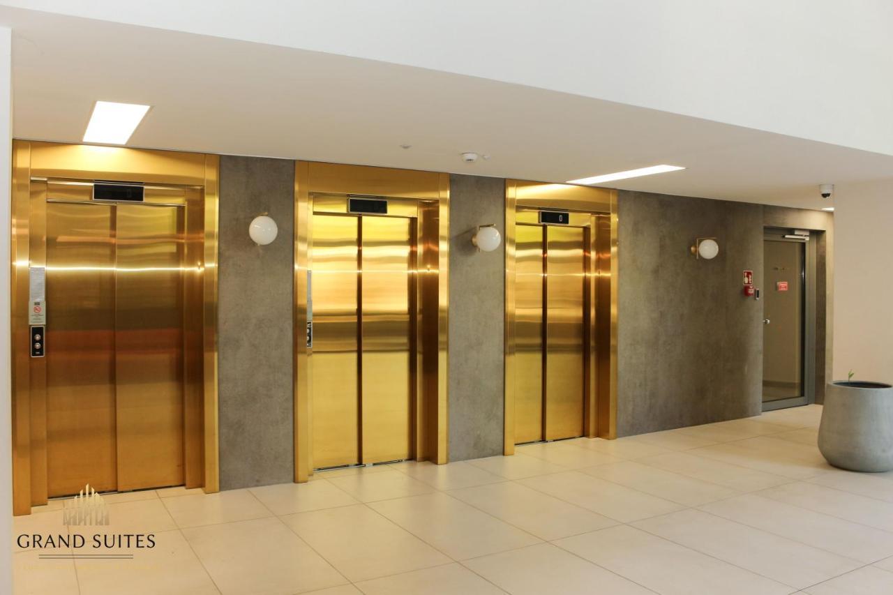 Grand Suites Corvin Budapeste Exterior foto