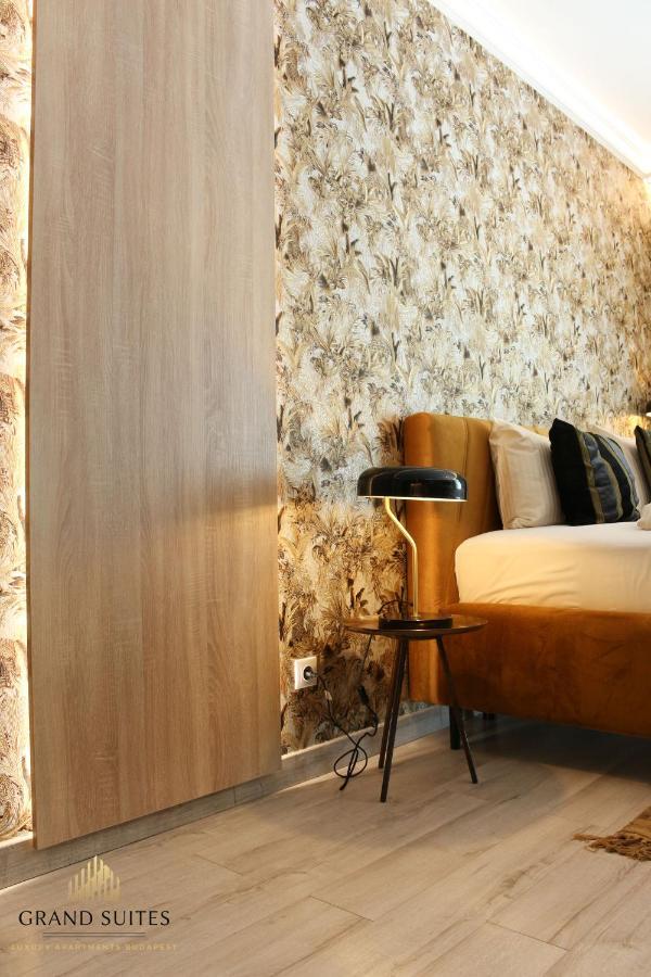 Grand Suites Corvin Budapeste Exterior foto